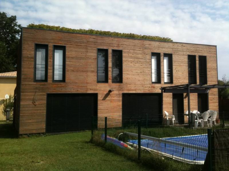 Finition aluminium de contours de fenêtre à Pessac
